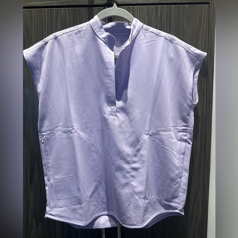 Figs Rafaela oversized scrub top in Lavendar Dew size XXS